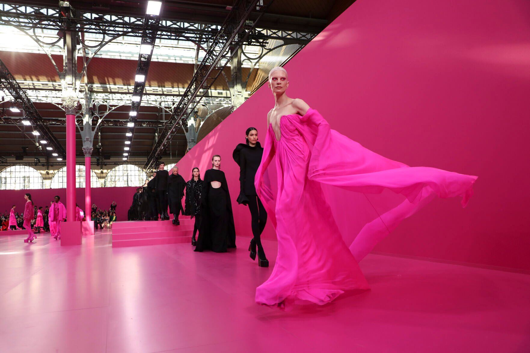 Paris Fashion Valentino F/W 22-23